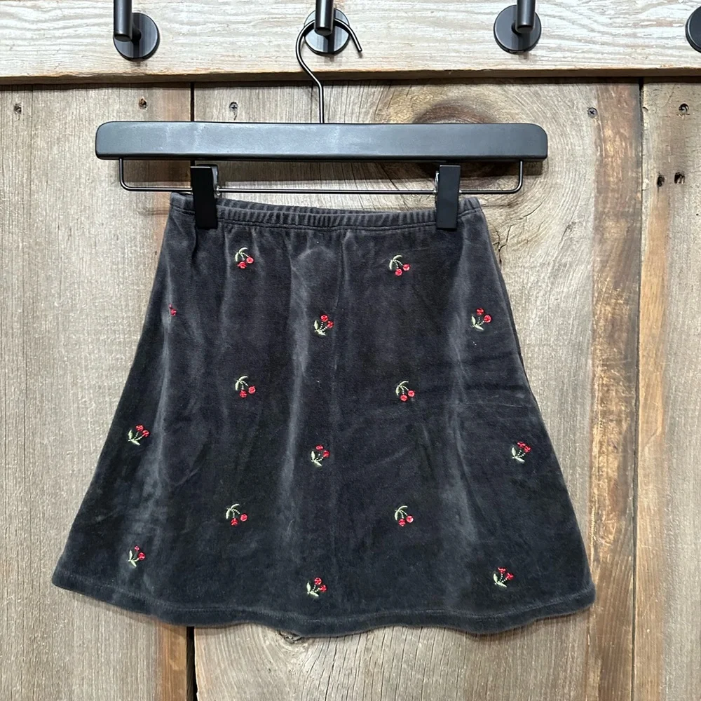 2002 Gymboree Velvet Skirt in Black with Sequin Cherry Print Size 5